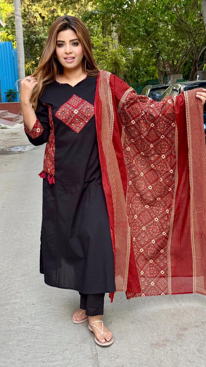 Adira Suit Set – Black & Maroon