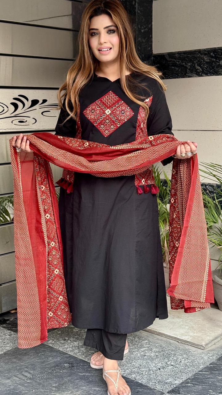 Adira Suit Set – Black & Maroon