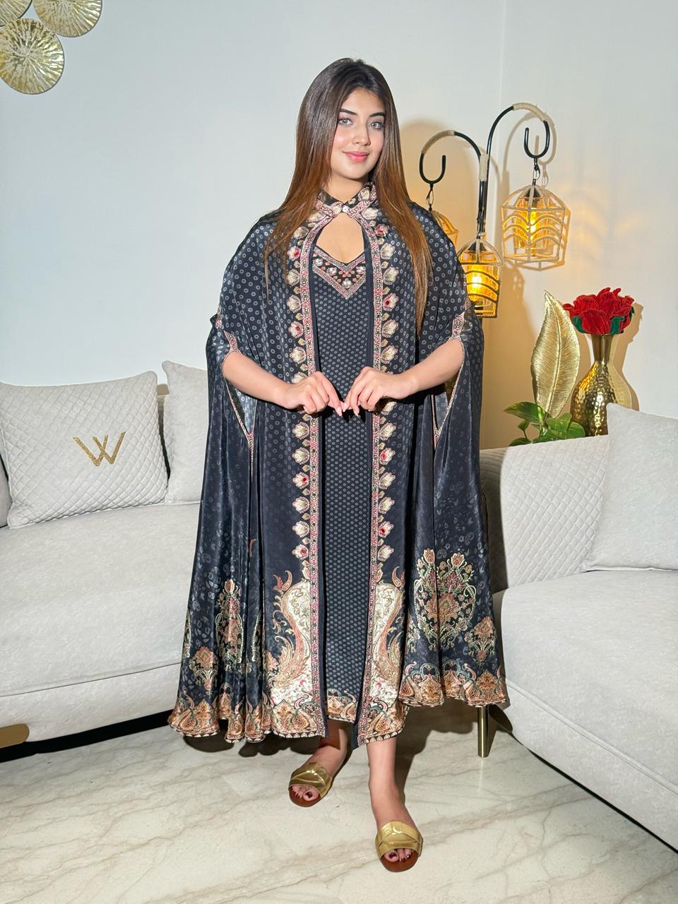 Soraya Inner & Cape Style Set
