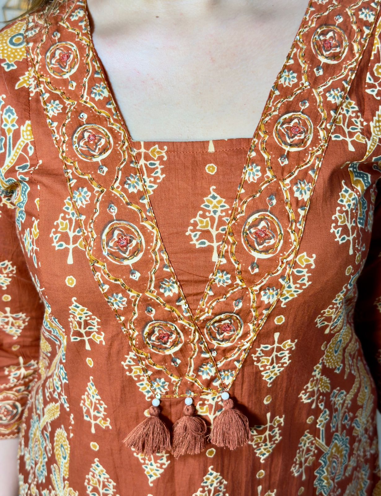 Zehnaseeb Printed Suit Set