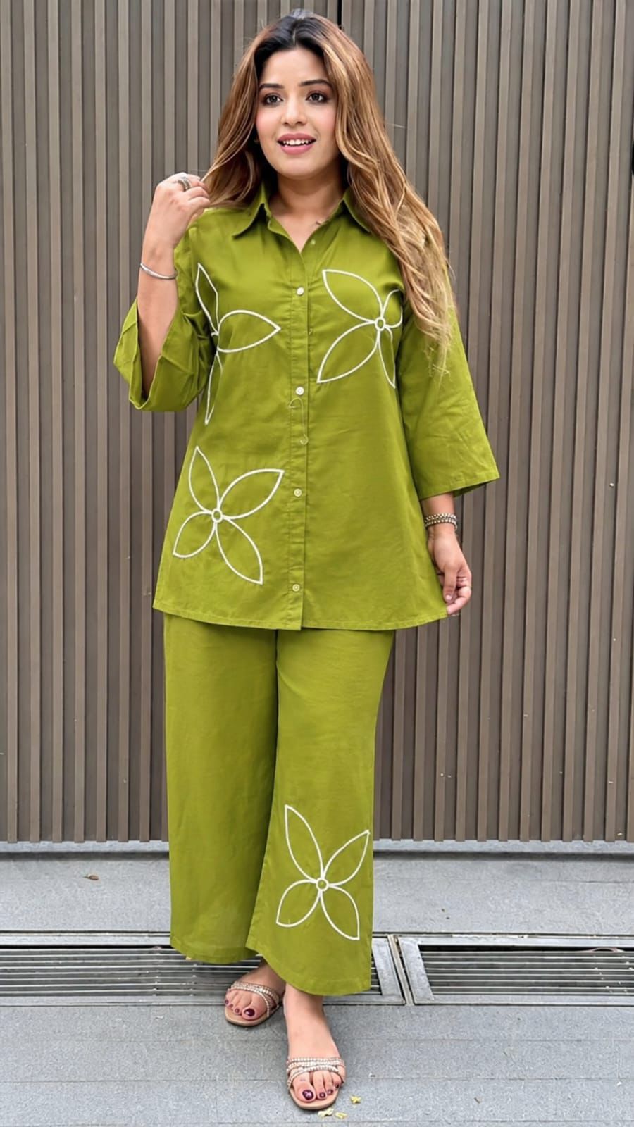 Dilnashin – Olive Green Premium Cotton Floral Co-Ord Set for Women | Front Button Kurti & Wide-Leg Pants