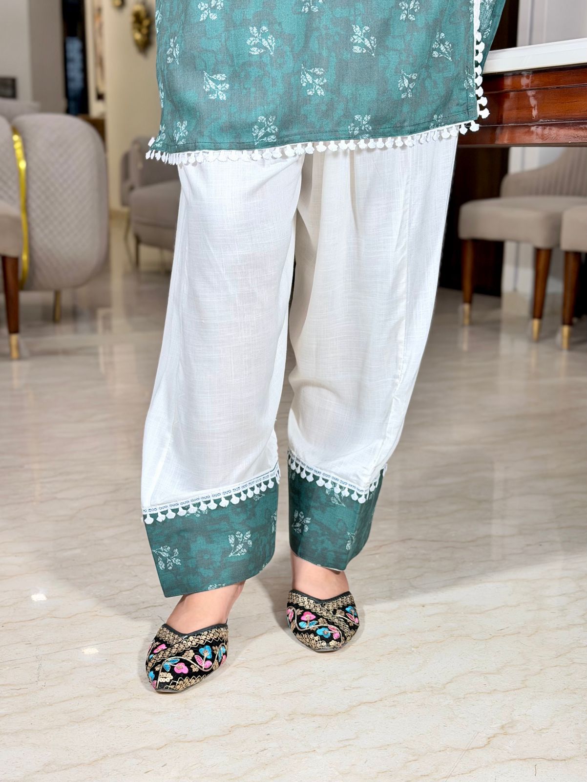 Zoya – Elegant Printed Kurta Pant Set with Dupatta