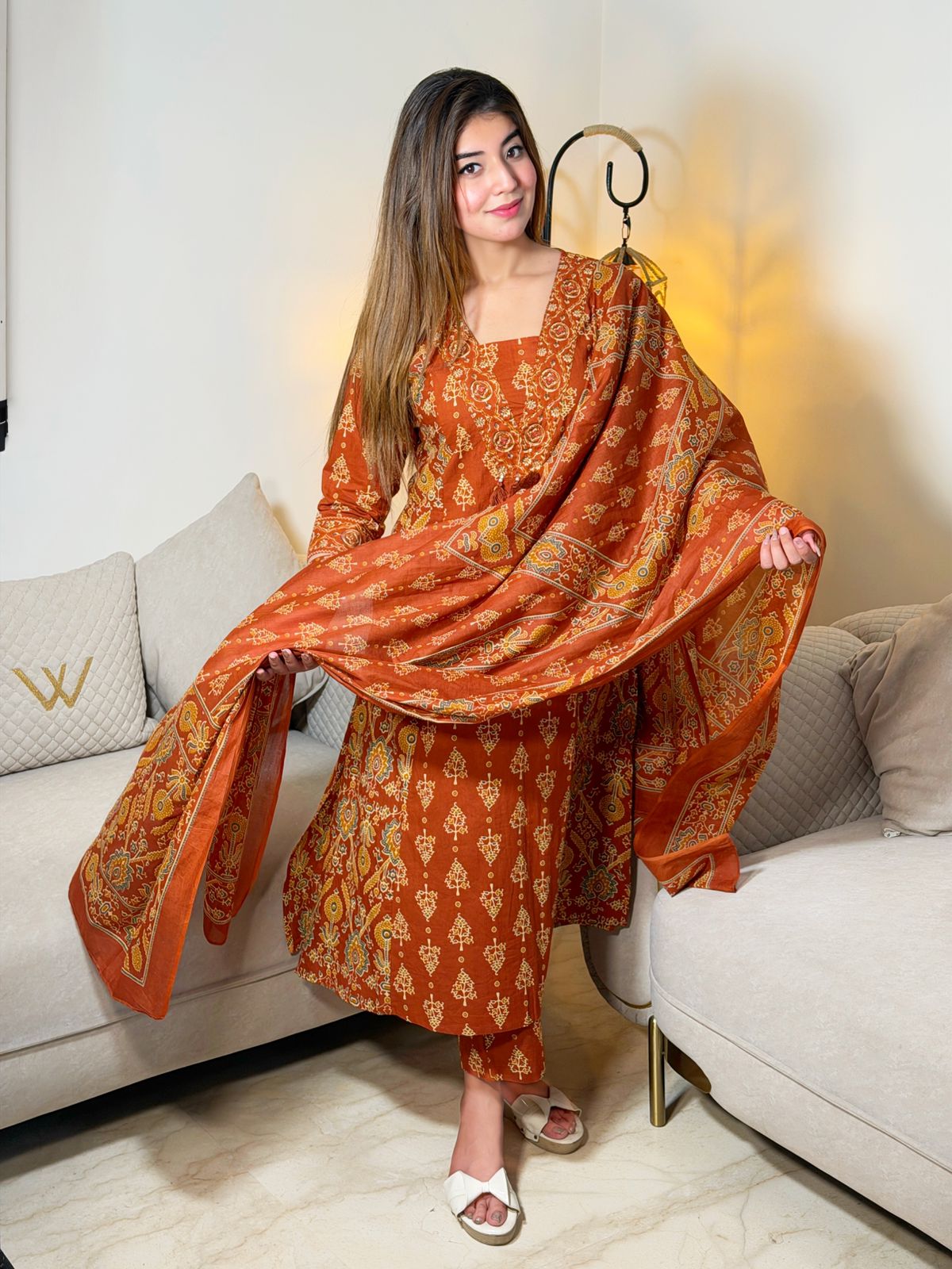 Zehnaseeb Printed Suit Set