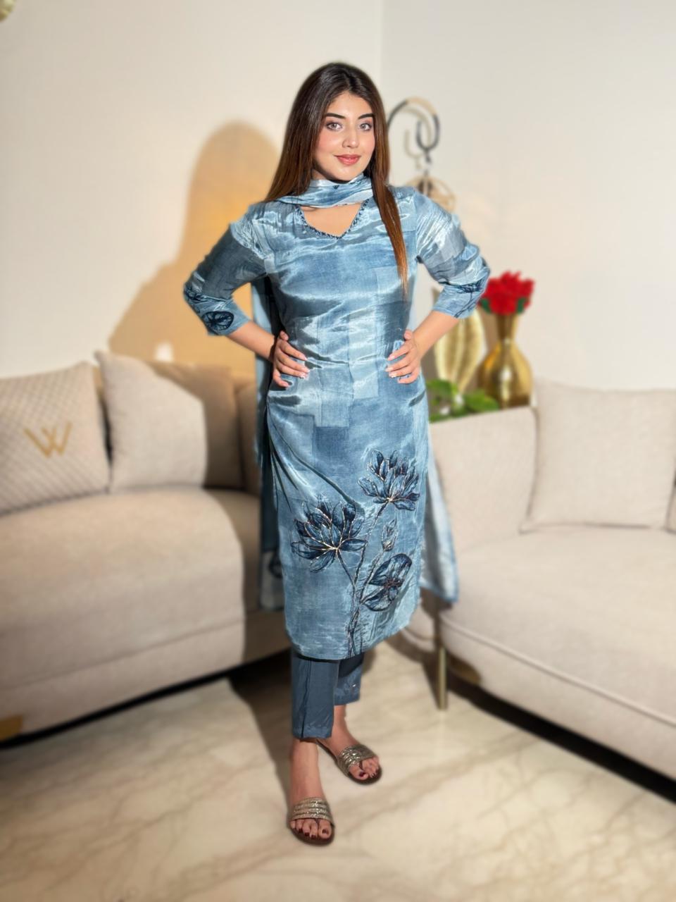 Averra Bloom – Blue Printed Kurta Set